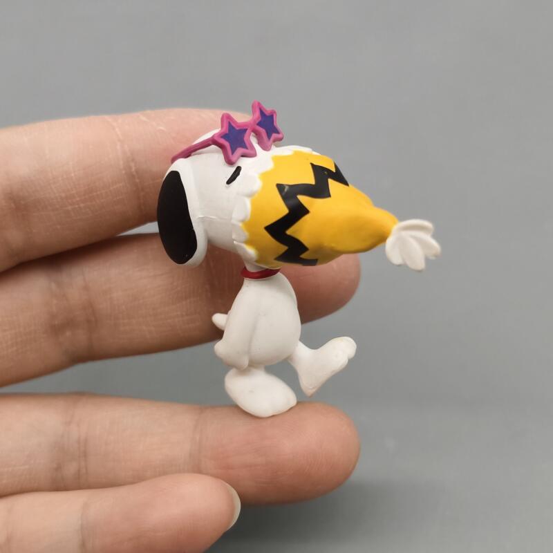 Snoopy Anime Character Figure  - Interior Design Home Decor 评论和价格